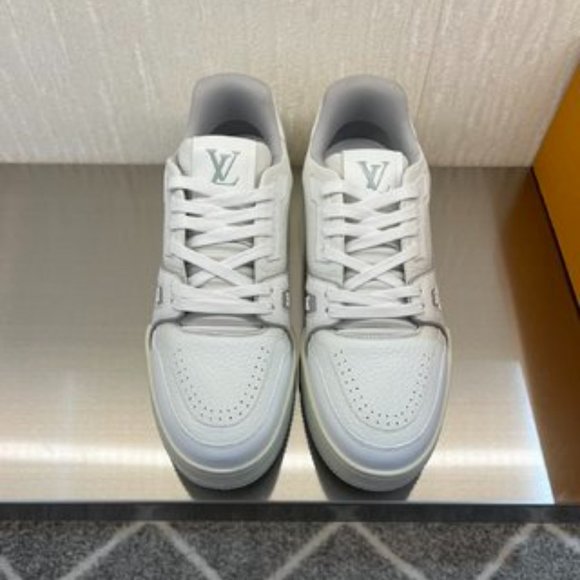 Louis Vuitton sneakers for men - Picture 1 of 5